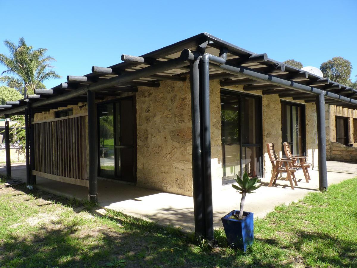 Happy Dogs Cottage Margaret River Esterno foto
